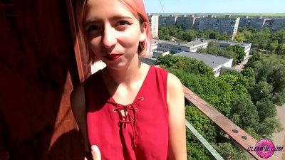 'Omo ka haumāna na'au i ka malihini ma waho - 'a'e ma kona alo